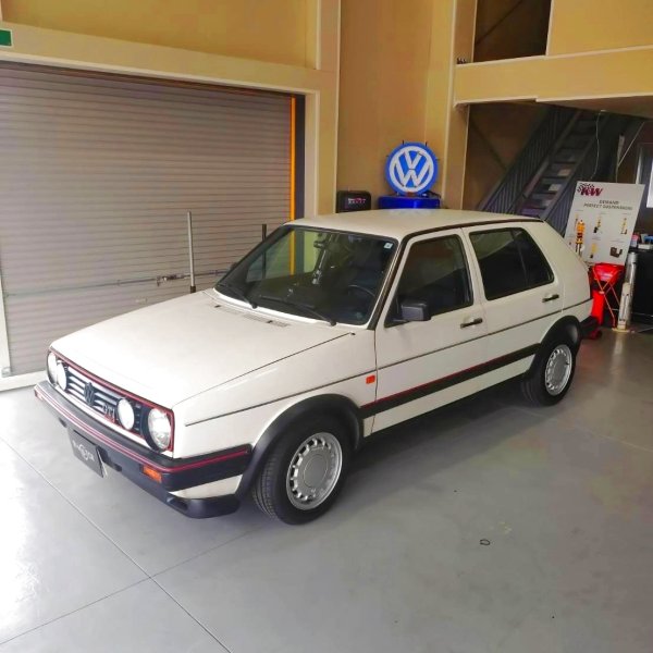 画像3: GOLFII GTI (3)